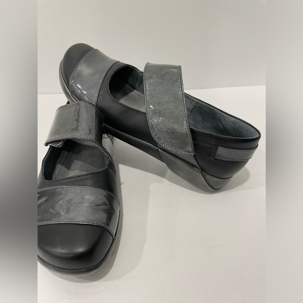 Naot Women’s Size 40 Comfortable Mary Jane Velcro Strap Shoes Made in Israel - Picture 11 of 12